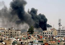 Un hélicoptère militaire syrien s’est écrasé jeudi à Douma, près de la capitale, Damas