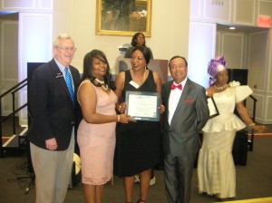 Le Mouvement international Gateway for Africa décerne à la sénégalaise Nene Barry le Prix d’Excellence en PR