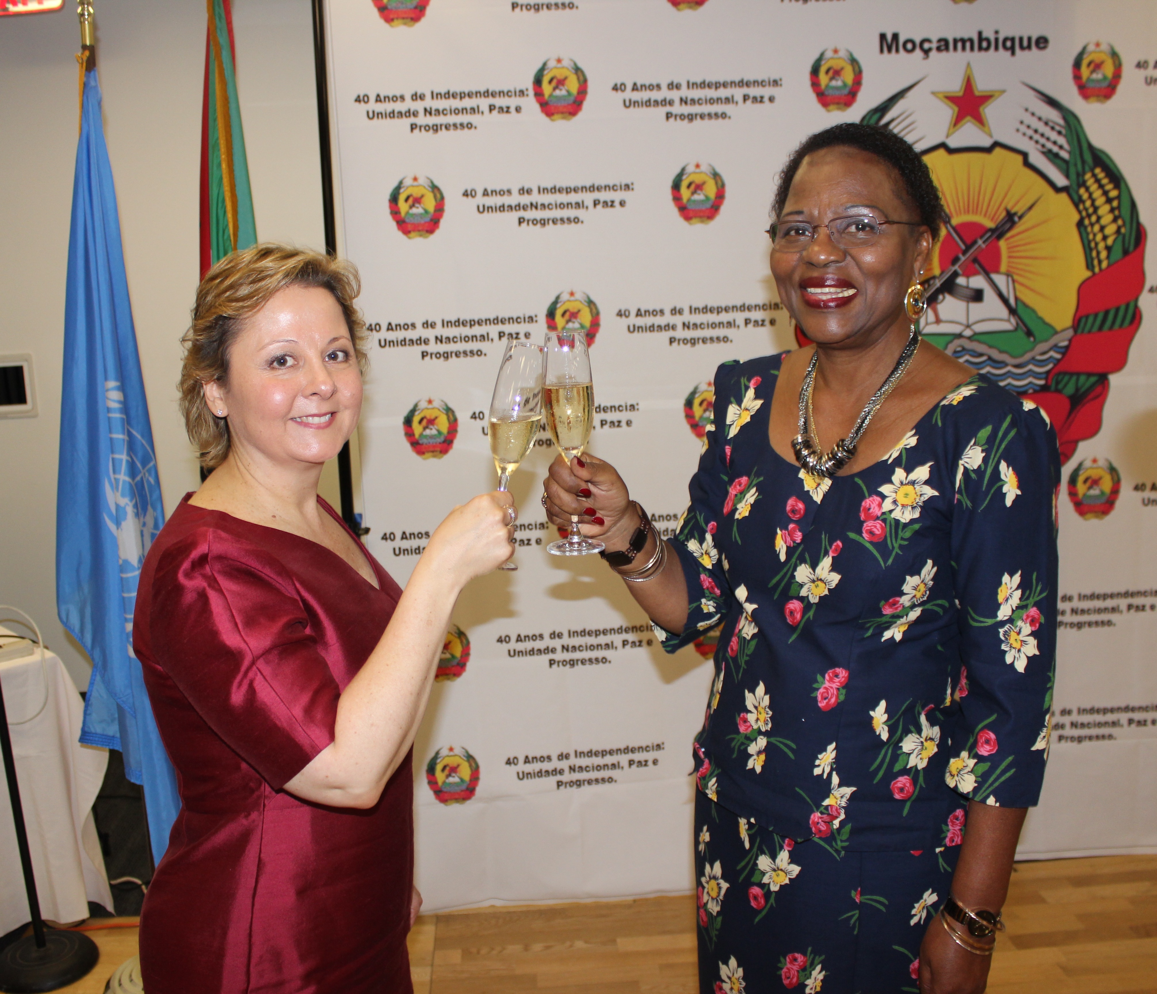 Ambassadeur Sumbana et Christine Elder
