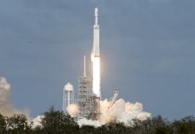 Décollage de Falcon Heavy, la fusée la plus puissante du monde