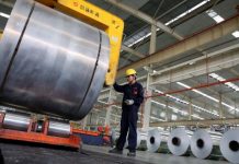 Le Canada riposte à Washington et impose des taxes punitives