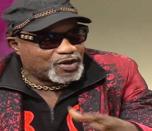 La star congolaise Koffi Olomidé renvoyée en procès pour agressions sexuelles