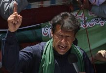 Pakistan: Imran Khan revendique la victoire aux législatives