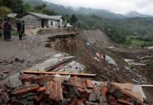 Indonésie: fort séisme de magnitude 7,5 aux Célèbes, alerte au tsunami