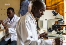 Ebola en RDC: le cap des 200 cas est atteint, 125 morts (OMS)