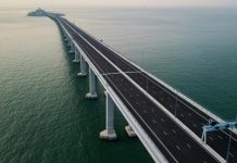 Chine: inauguration du plus grand pont maritime au monde