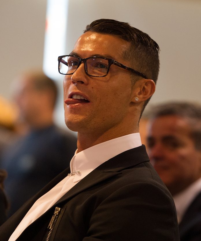 Cristiano Ronaldo Signs New Contract at Real Madrid