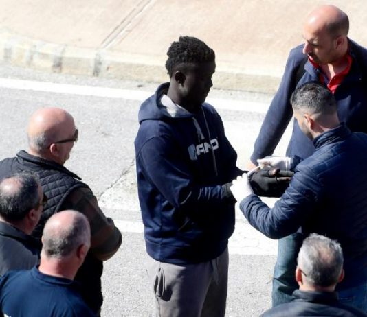 Deux guinéens parmi les jeunes Africains inculpés à Malte pour le détournement de l’Elhiblu 1