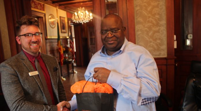 Ambassador Mombouli welcomes staff members, parents and futur students of Occidental College