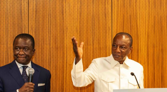 Le guinéen Eric V. Guichard reçoit un Prix Pionnier décerné par la CFA