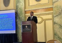 Un engagement soutenu envers les soins de santé pour le Dr Azim, PDG International de UpHealth Inc.