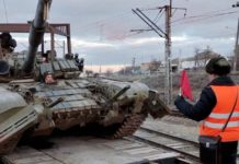 La Russie annonce la fin de manoeuvres et le départ de forces de Crimée