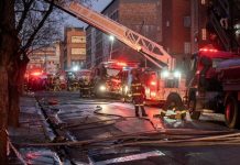 Afrique du Sud: l’incendie d’un immeuble où logeaient des sans-abri tue au moins 73 personnes à Johannesburg